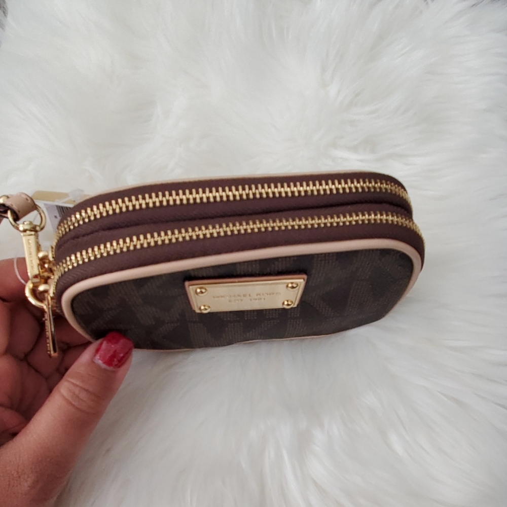Wristlet - Picture 2 of 2